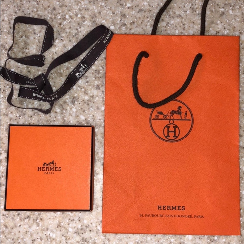 Hermés bag, box and ribbon